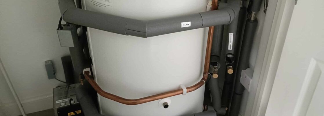 Water tank for heat pump