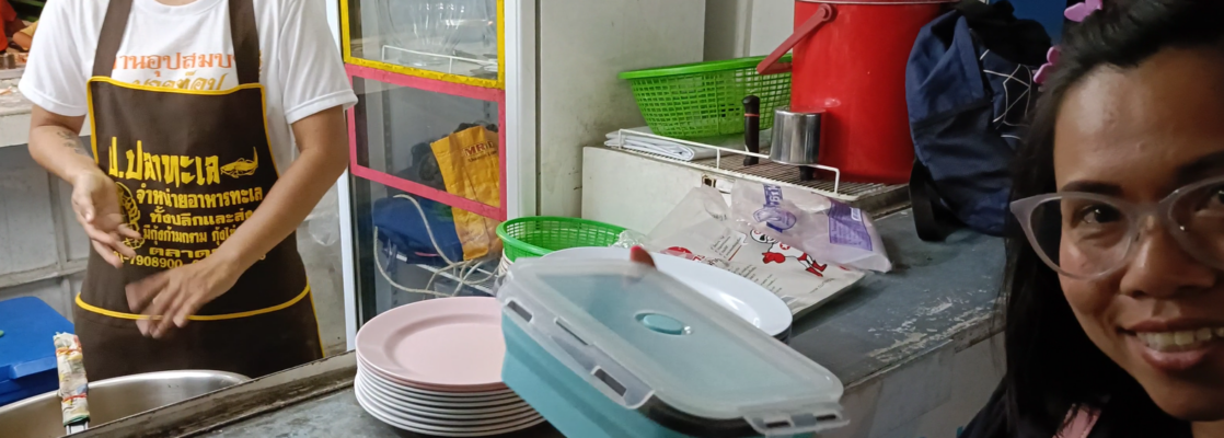 Reducing waste on holiday in Thailand by using reusable food containers